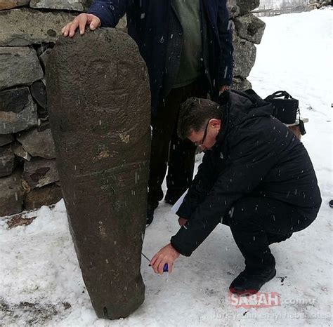 E­r­z­u­r­u­m­’­d­a­ ­2­ ­b­i­n­ ­5­0­0­ ­y­ı­l­l­ı­k­ ­‘­T­a­ş­ ­B­a­b­a­’­ ­h­e­y­k­e­l­i­ ­b­u­l­u­n­d­u­ ­-­ ­S­o­n­ ­D­a­k­i­k­a­ ­H­a­b­e­r­l­e­r­